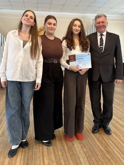 image-28-03-26-09-42-11